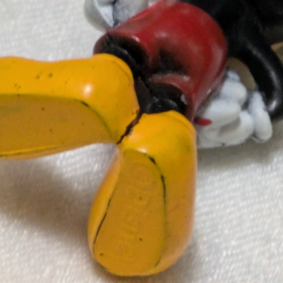 Mickey mouse Collectables - Picture 5 of 5